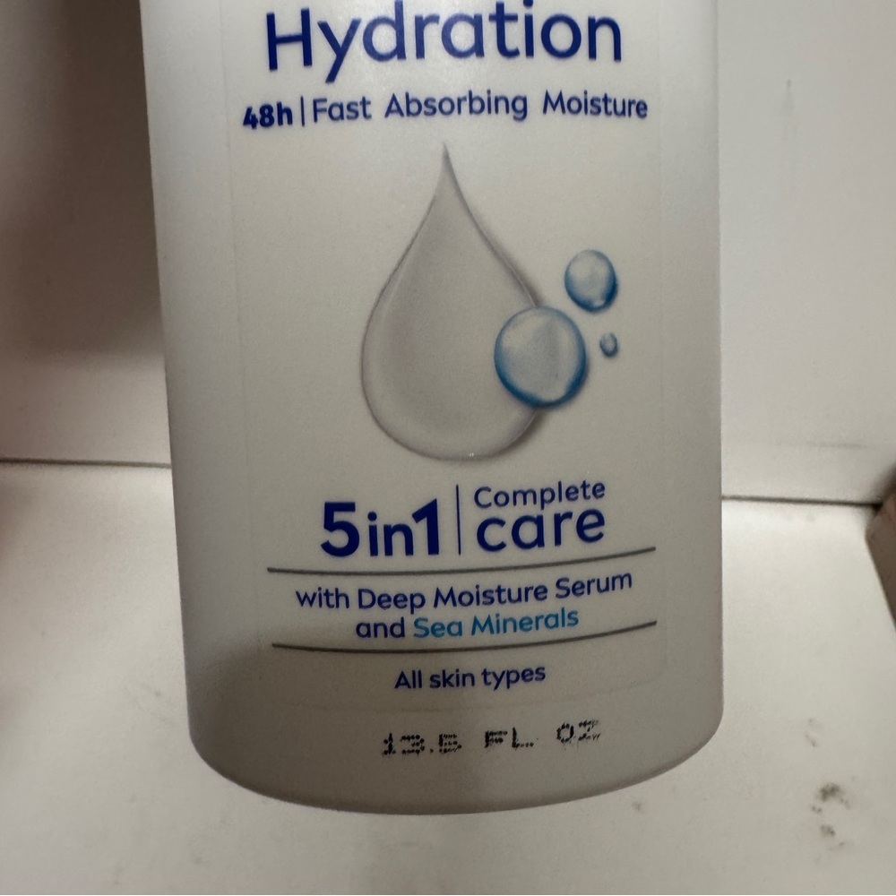 Nivea Express Hydration 48 Hour Moisture Serum Body Lotion 13.5 OZ - Picture 2 of 2